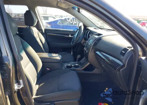 2011 Kia Sorento Lx from USA, damaged, VIN 5XYKTDA12BG144029